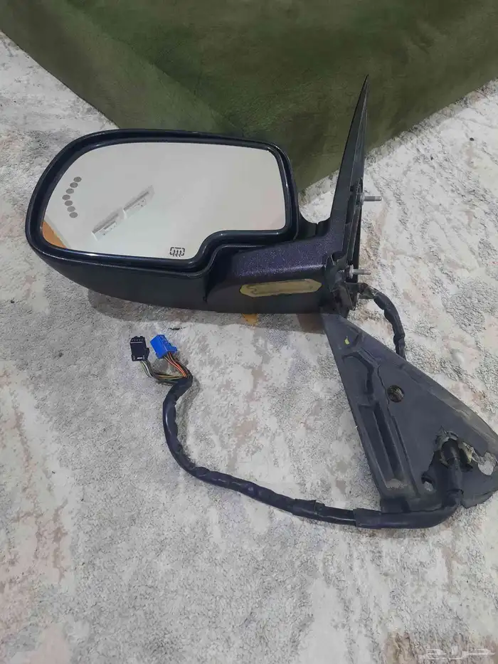 مراية يوكن مديل 2003 إلى 2006 3