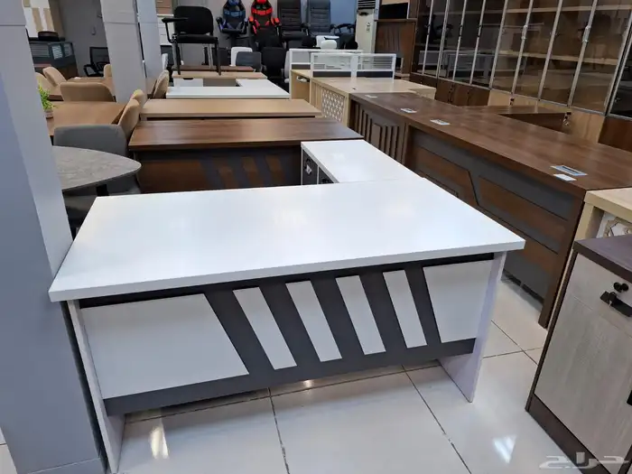 مكتب مودرن طاولة مكتب حديد رجل ابيض Office Furniture 11