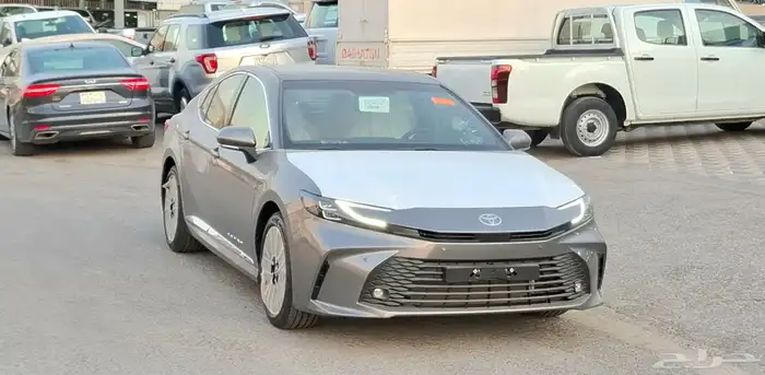 كامري LE هايبرد تيتانيوم 2025 0