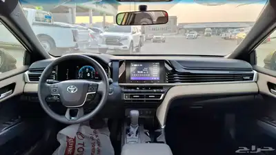 كامري E بنزين اسود 2025 4