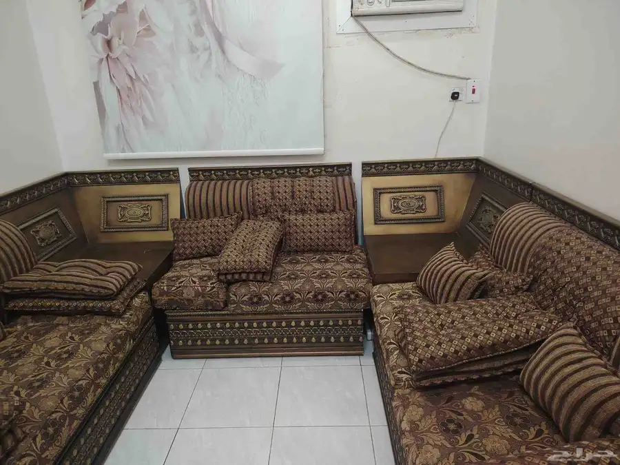 كنب طاوله شاشه بلازما من ايكا و طاوله زجاج وباب حاجز سعر رمز 10
