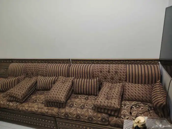 كنب طاوله شاشه بلازما من ايكا و طاوله زجاج وباب حاجز سعر رمز 9