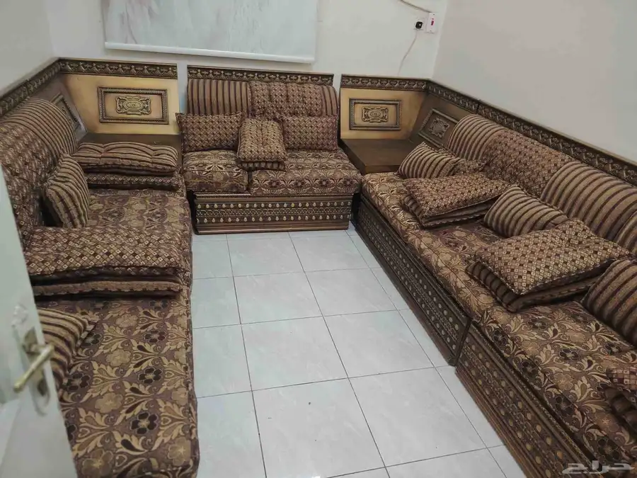 كنب طاوله شاشه بلازما من ايكا و طاوله زجاج وباب حاجز سعر رمز 8