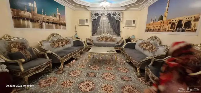 طقم كنب جديد مع ستائر   طاولة طعام 0