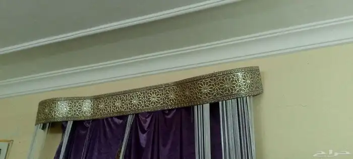 كنب مع ستارة مع فرشه للبيع 4في5 السعر 800 3