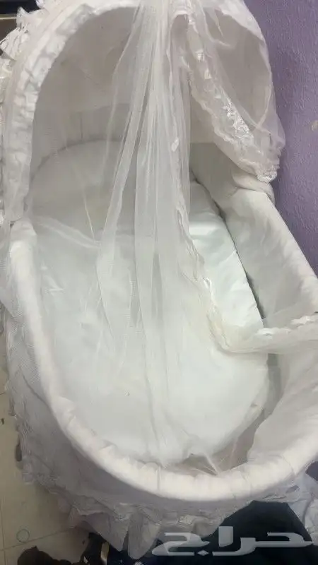 سرير اطفال100ريال .عربه اطفال 150ريال .فرن كهربائي 100.بيت ا 0