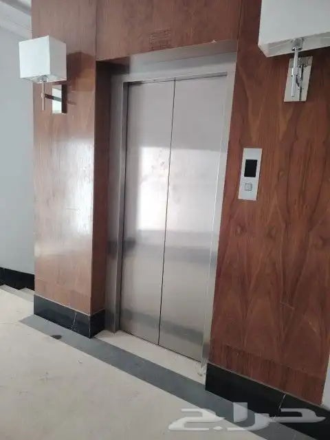مصعد مستعمل للبيع 2