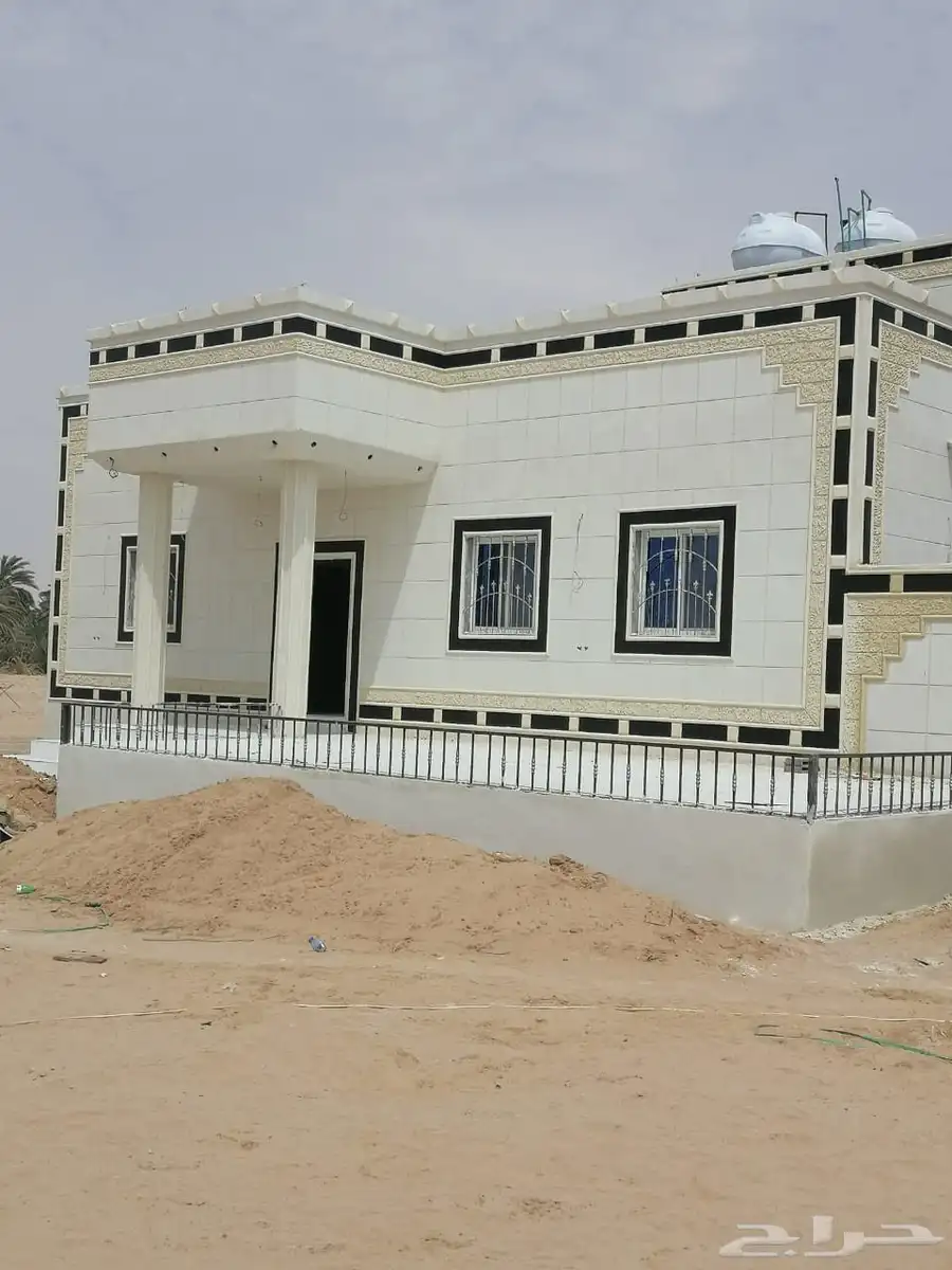 لياسه بيضاء ملونه 5