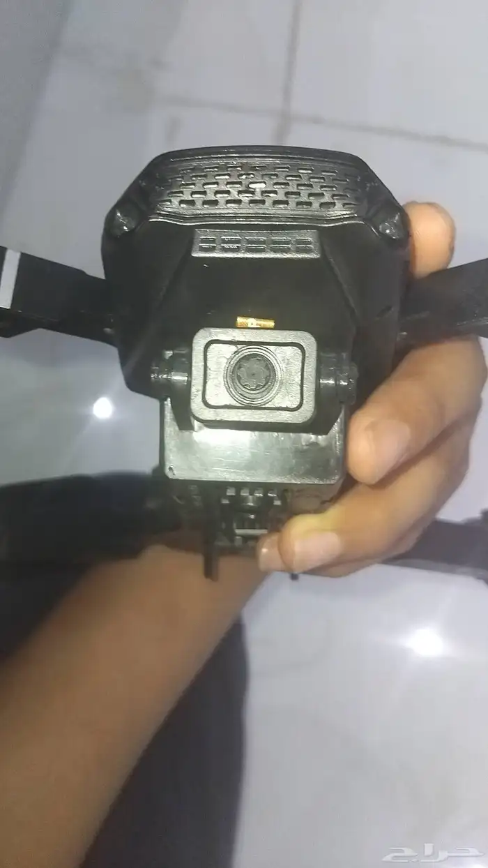 طياره درون فيه كميره من فوق و من تحت بس الكبيره يبيلها عداسه 3