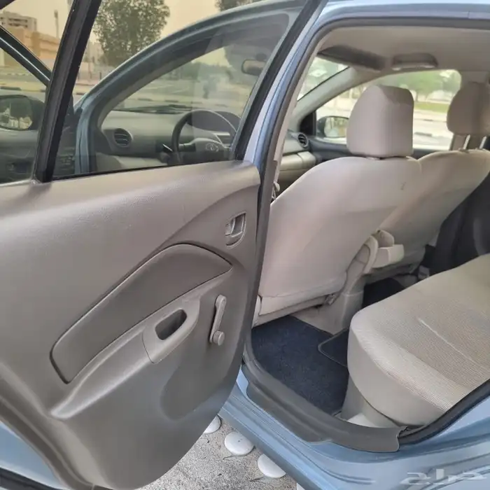 تويوتا يارس 2012 جير اتوماتيك 7