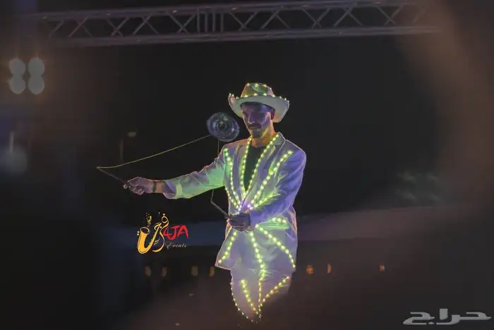 عروض ترفيهية عازفين طبول سيرك عروض حية على المسرح و كرنفال 0