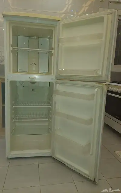 ثلاجة نيكاي 213 لتر تبريدها ممتاز Nikai Fridge 213 liter 1