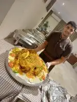 طباخ وشيف أكلات شعبية وسعودية ومصرى وسواق سياره وليده رخصه ق 0