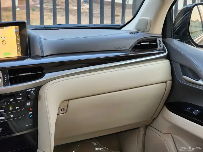 جيب لكزس LX 570 2021 ( فل كامل ) 35