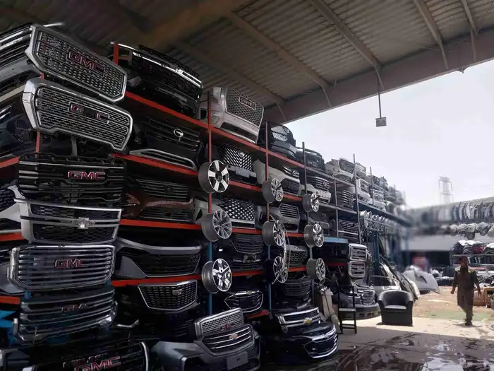 يوجد لدينا قطع غيار صيني وجموس وشفرولية وكديلاديك 0