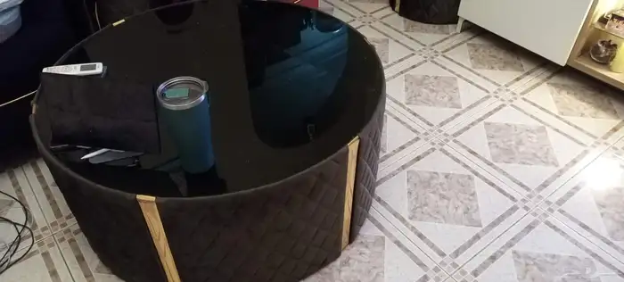 طاولات للبيع 1