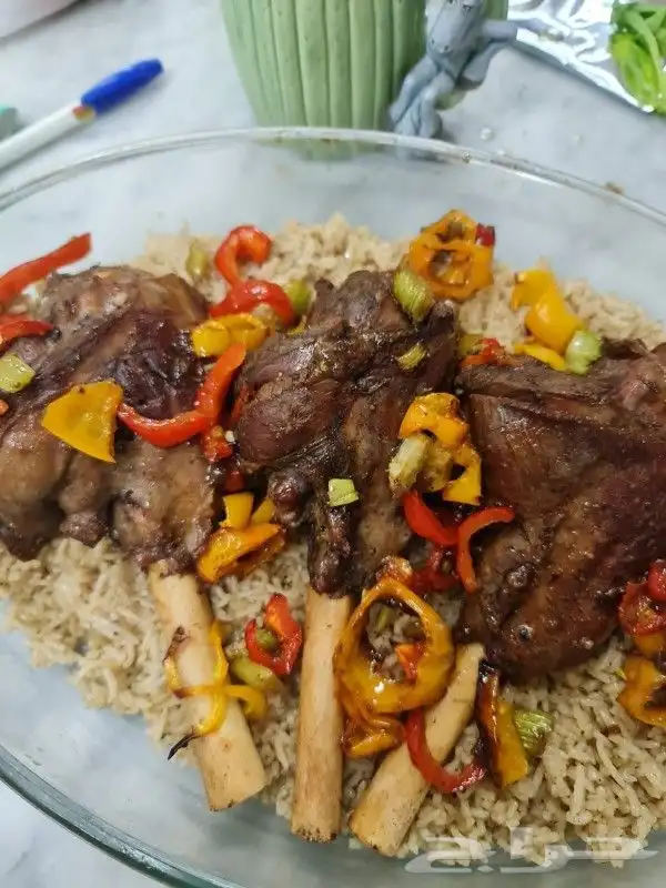 طباخ وشيف أكلات شعبية وسعودية ومصرى وسواق سياره وليده رخصه ق 7