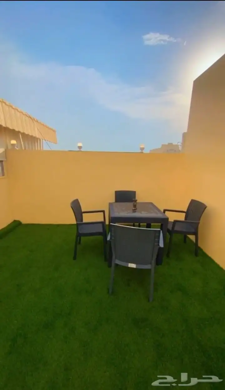 شقه وملحق للبيع 1