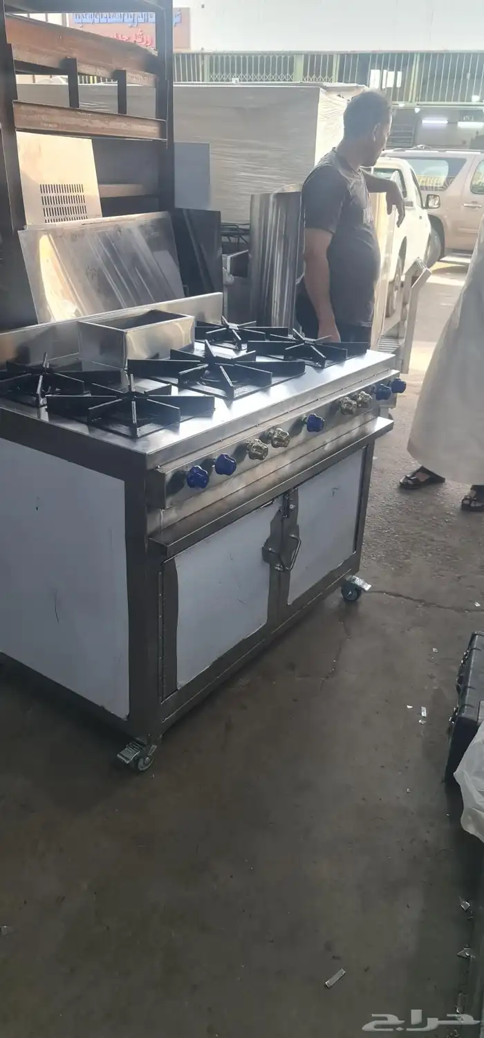تجهيز مطاعم وبوفيهات طاولات افران مداخن 0
