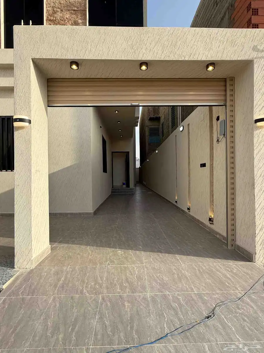 للبيع شقق ارضيه ببايكة سيارة ورواف علويه في احد رفيده 1