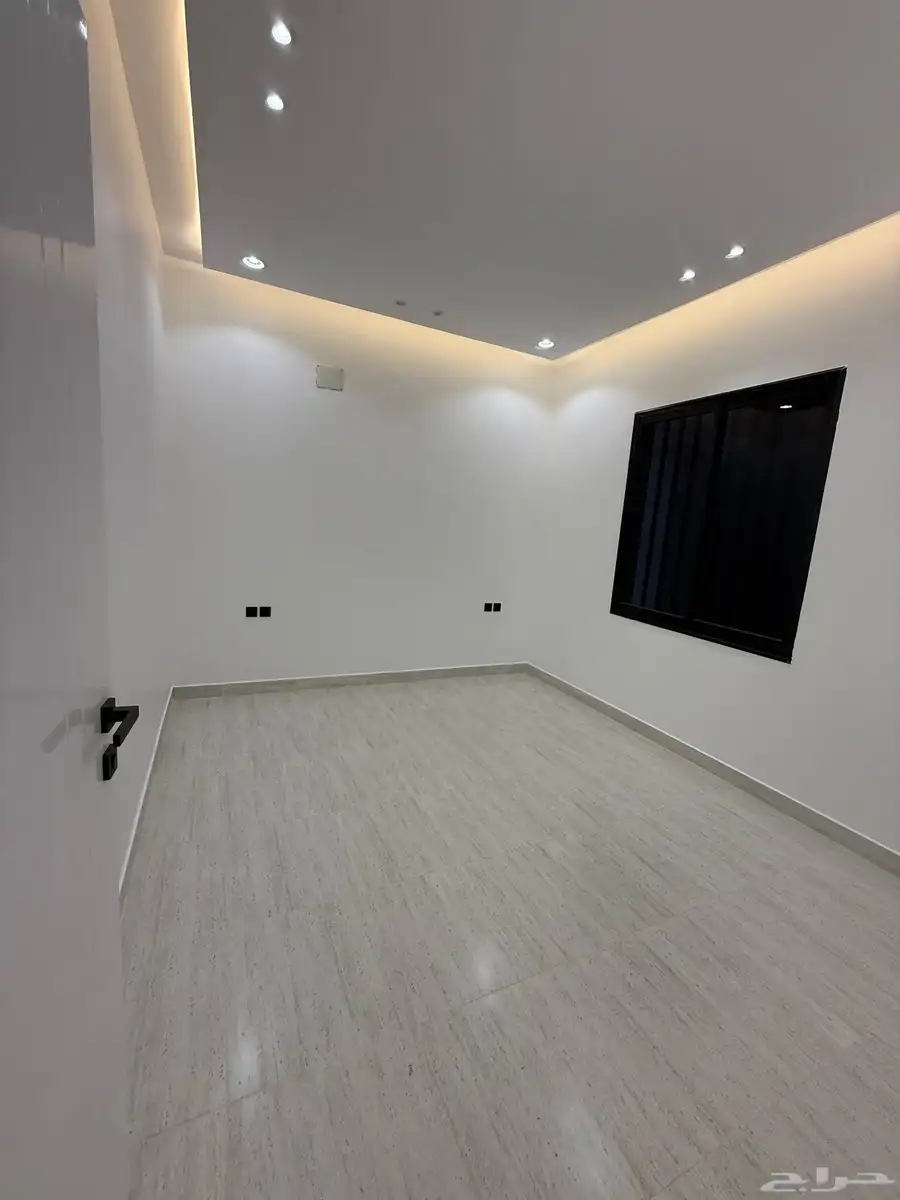 للبيع شقق ارضيه ببايكة سيارة ورواف علويه في احد رفيده 31