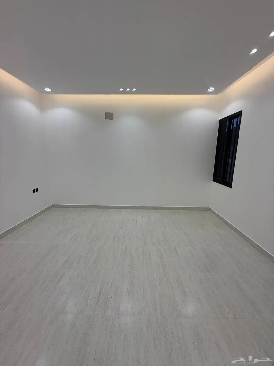 للبيع شقق ارضيه ببايكة سيارة ورواف علويه في احد رفيده 32