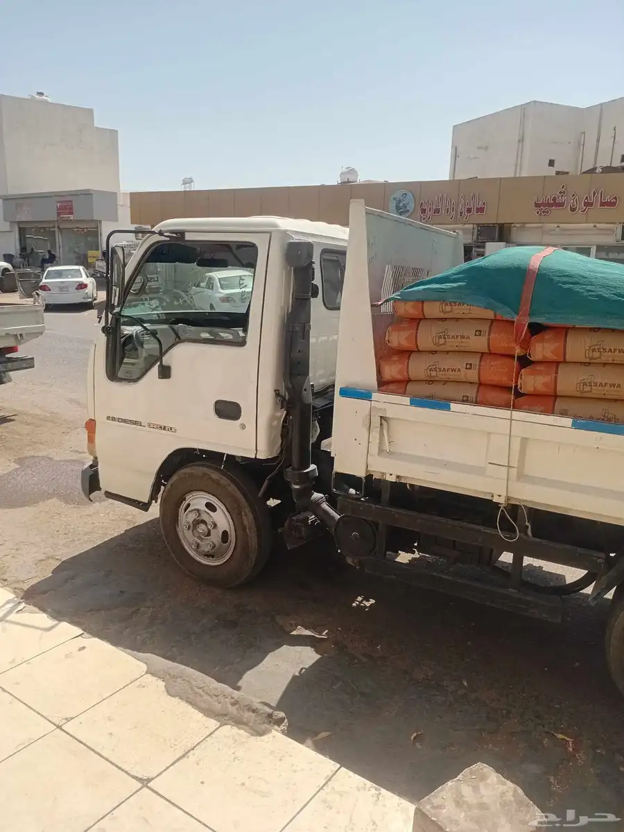 قلاب للبيع ايسوزو موديل 2001 مكينه قير على الشرط مجدد 6