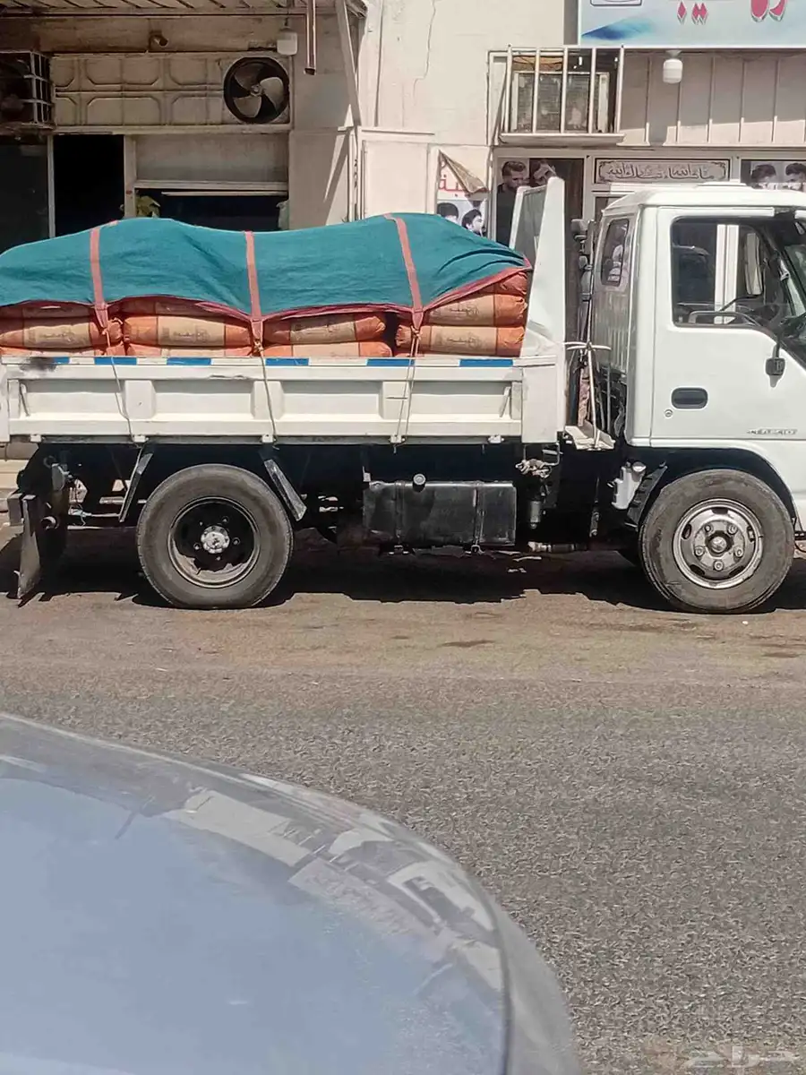 قلاب للبيع ايسوزو موديل 2001 مكينه قير على الشرط مجدد 3