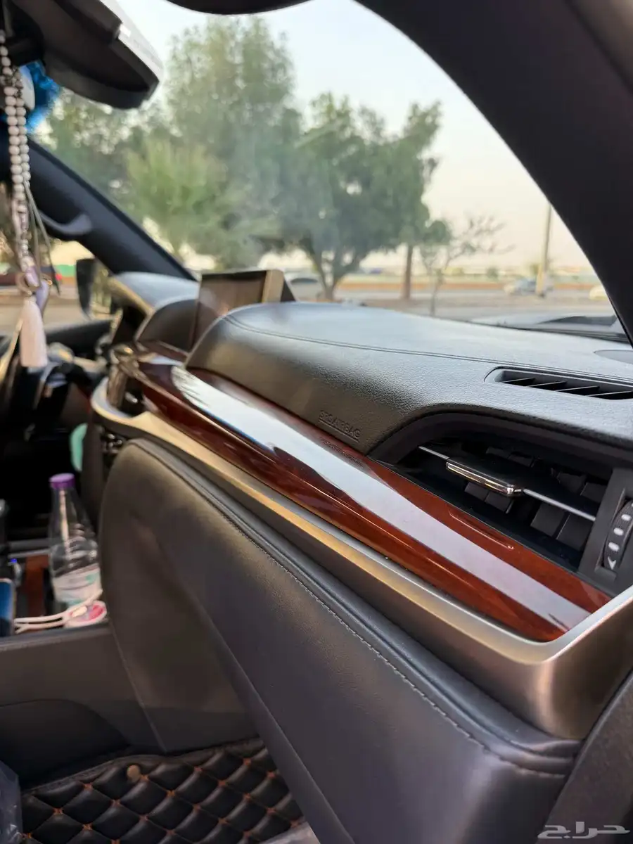 Lexus LX570 S Black Edition 13