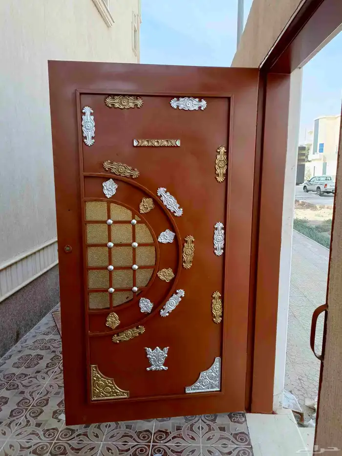 مظلات وسواتر جميع انواع الحداده والدهانات جدران خشب حديد 3