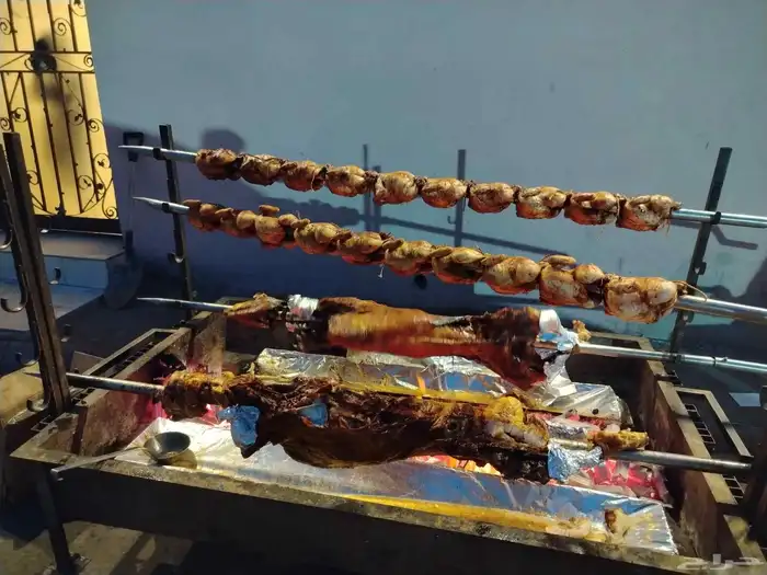 عثماني  عند الطلب يتم تقديم   رز بشاور بالزبيب و المكسرات 1