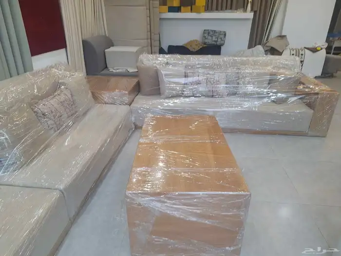 عندي هذا كنب جديد ابغي بيع مع الطاوله 2