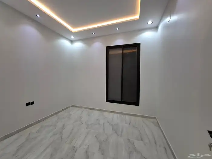 دور ارضي بحي الغروب بصك مستقل 300 متر شغل شخصي 15