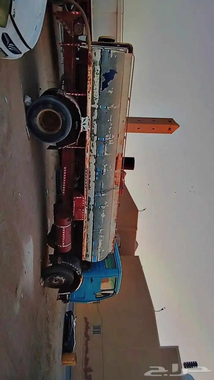 وايت موديل 83 نضيف ومجدده محركاته وكفر جديد 0