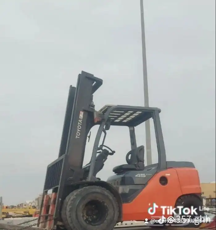 مخرج 17 4