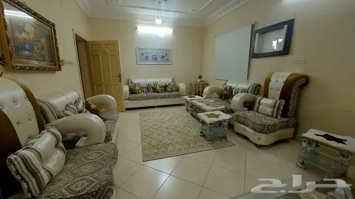 كنب نضيف مع الستاره 0