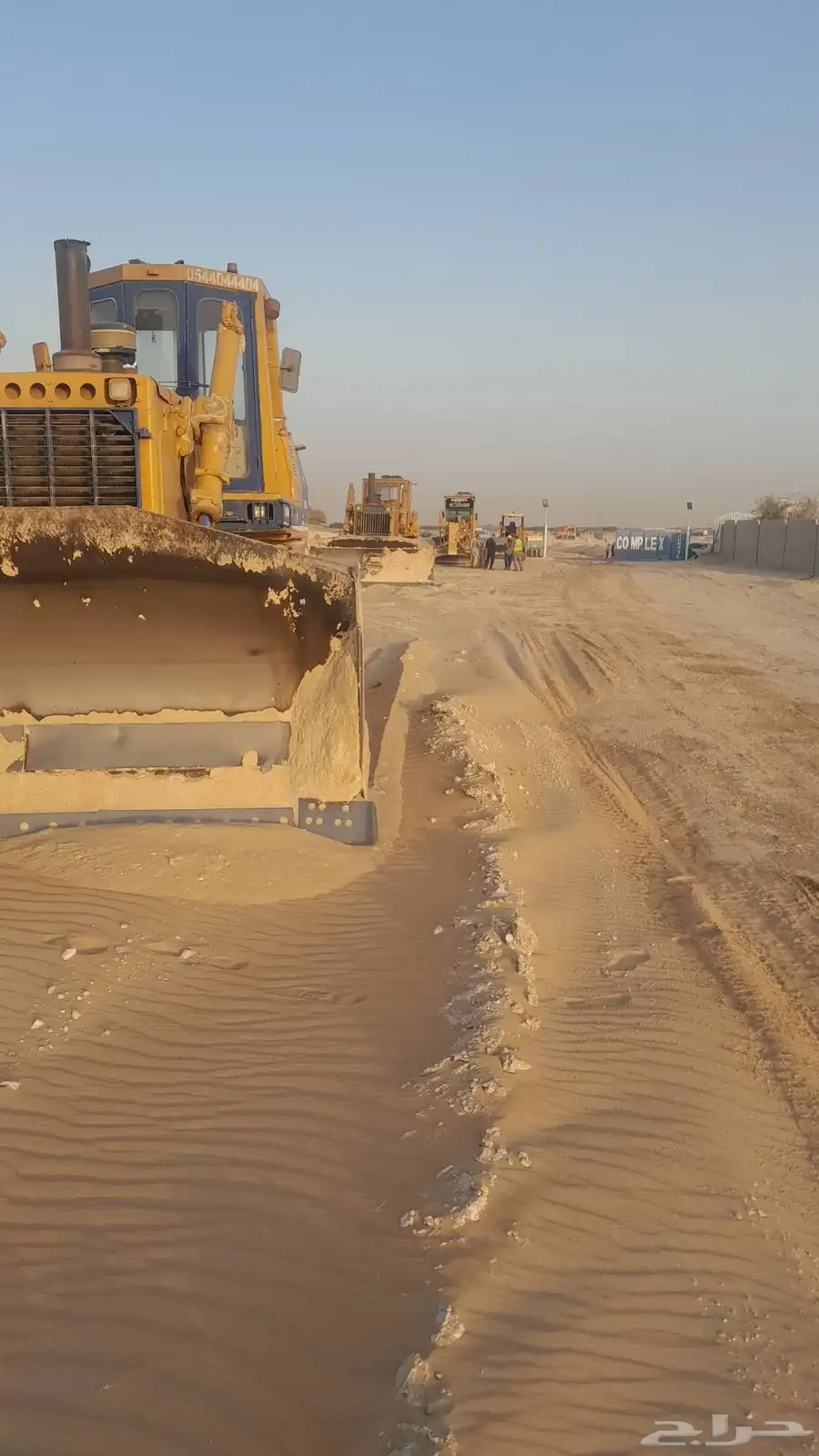 For rent graders  bulldozers  and technical drivers with lic 0