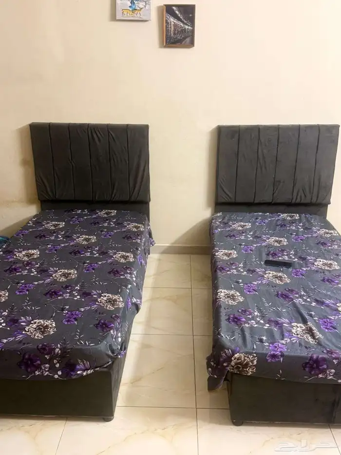 2 سرير صغير بحاله جيده جدآ و غلاية هوائيه للبيع 0