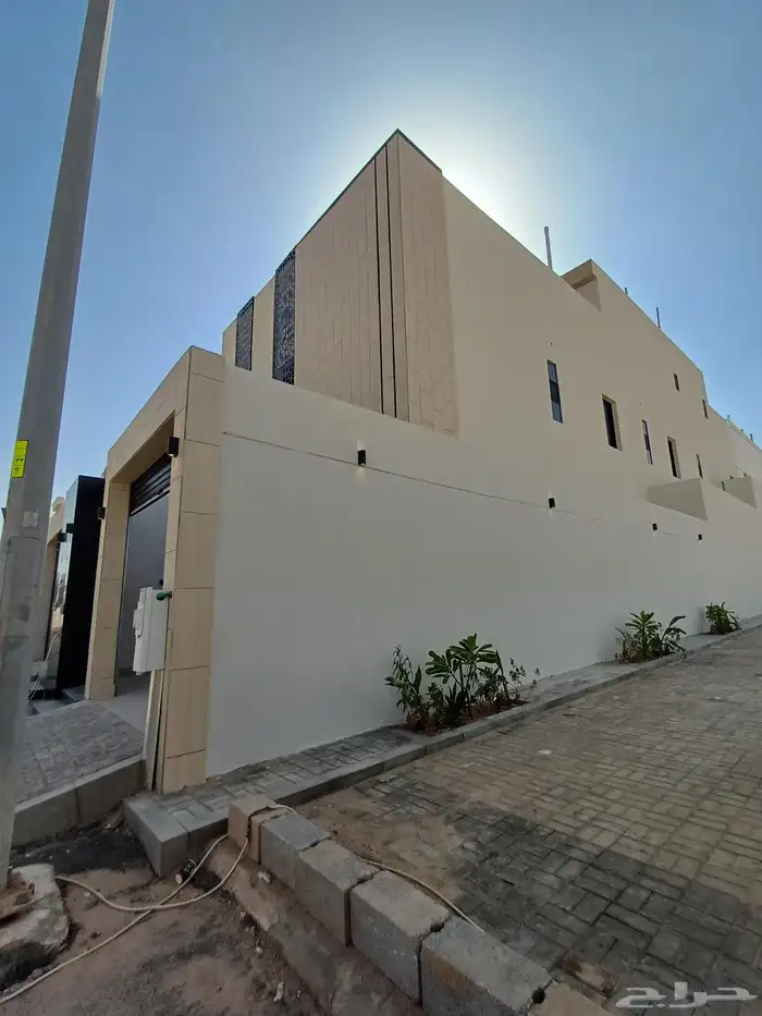 للبيع تاون هاوس ارضي حي غصون 0