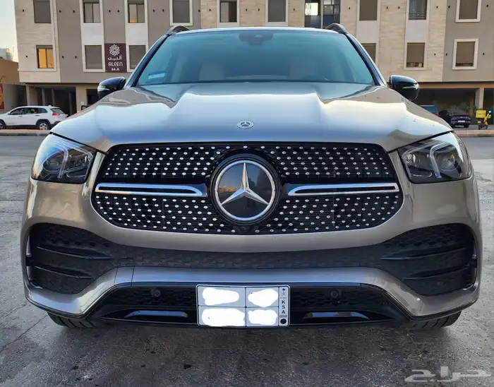 مرسيدس GLE350 2021 لون ذهبي نايت باكج 11