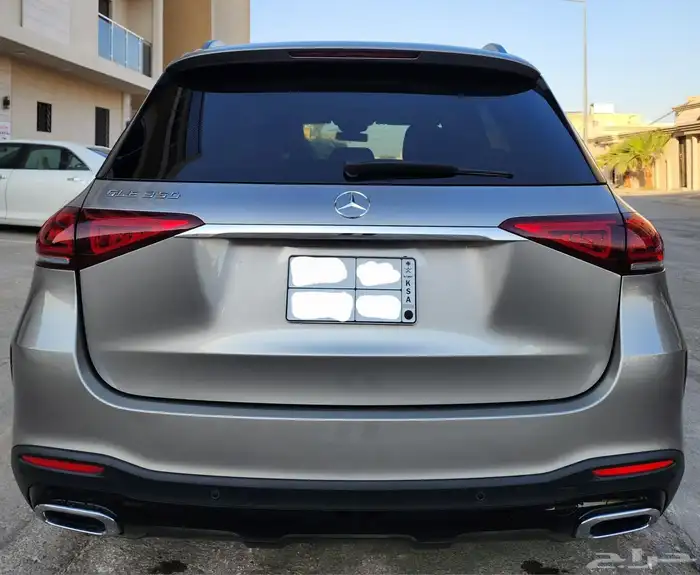 مرسيدس GLE350 2021 لون ذهبي نايت باكج 8
