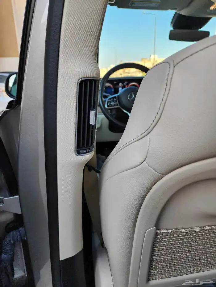 مرسيدس GLE350 2021 لون ذهبي نايت باكج 6