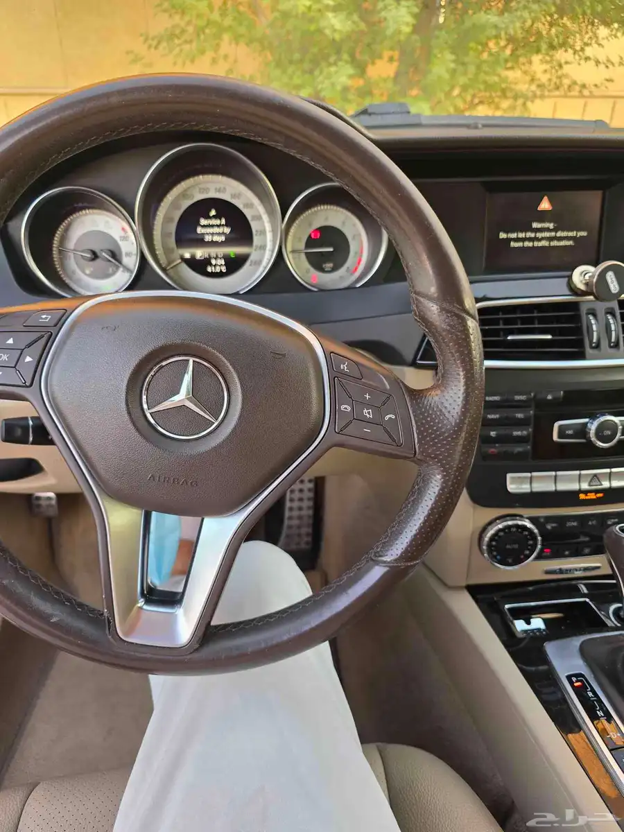 مرسيدس C300 بحالة الوكالة 7