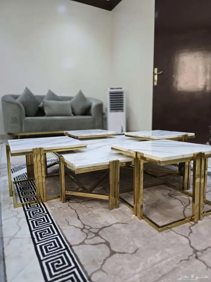 طقم طاولات خدمة استانلس ذهبي برخام ابيض ملون طبيعي 2