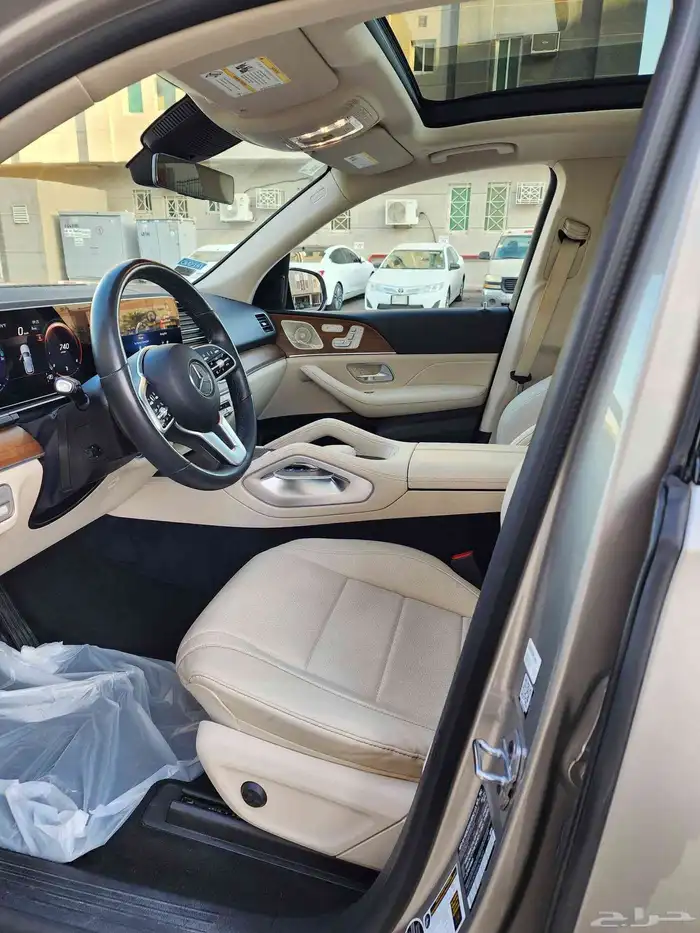 مرسيدس GLE350 2021 لون ذهبي نايت باكج 1