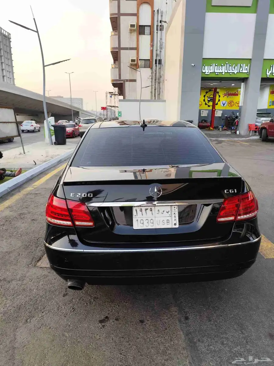 مرسيدس E200 1