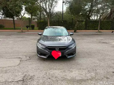 Honda civic 2020 semi loaded 4