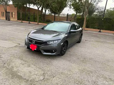 Honda civic 2020 semi loaded 5