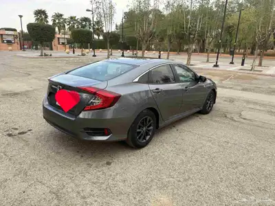 Honda civic 2020 semi loaded 8