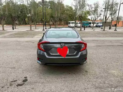 Honda civic 2020 semi loaded 1